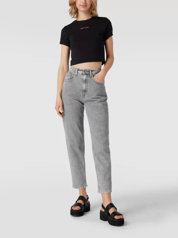 Tommy Jeans Tapered Fit Jeans Mit Stretch-Anteil Modell ‘Mom Jean’ – Hellgrau 1