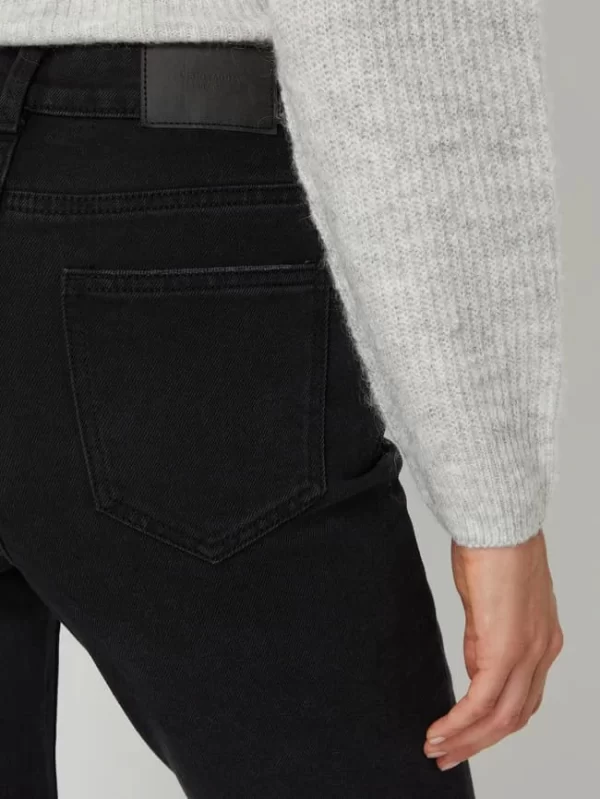Vero Moda Straight Fit Cropped Jeans Mit Viskose-Anteil Modell ‘Brenda’ – Schwarz 4