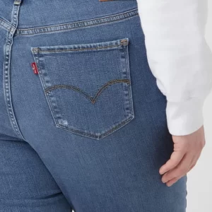 Levi’s® Plus PLUS SIZE Straight Fit High Rise Jeans Mit Stretch-Anteil Modell ‘724™’ – Jeans 11