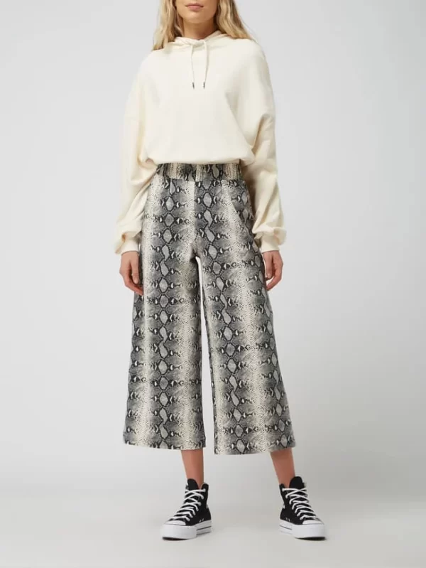 REVIEW Culotte Mit Schlangenmuster – Offwhite 1