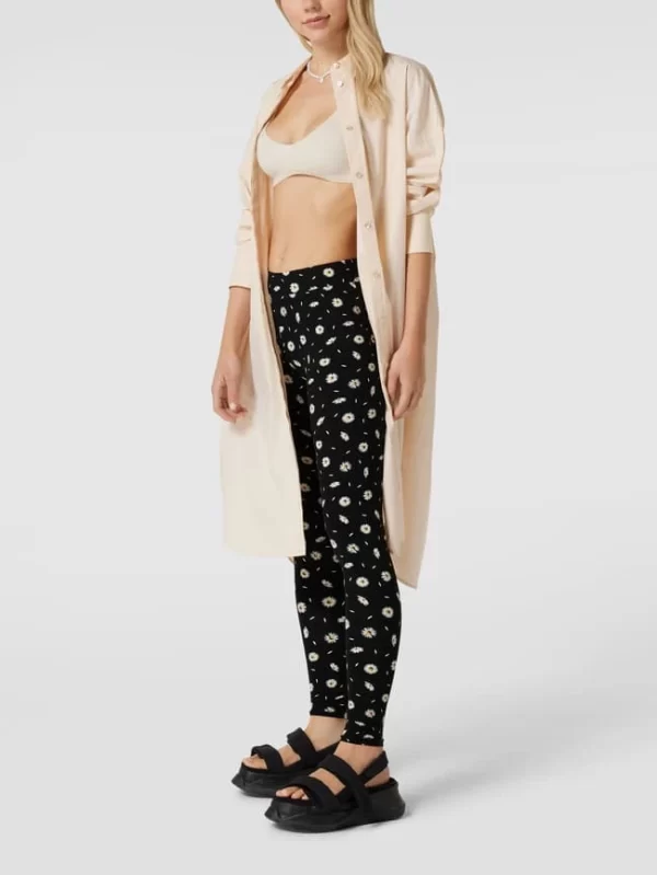 URBAN CLASSICS Leggings Mir Floralem Muster – Schwarz 1