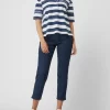 Brax Feminin Fit Cropped Jeans Mit Stretch-Anteil Modell ‘Caro’ – Dunkelblau 17